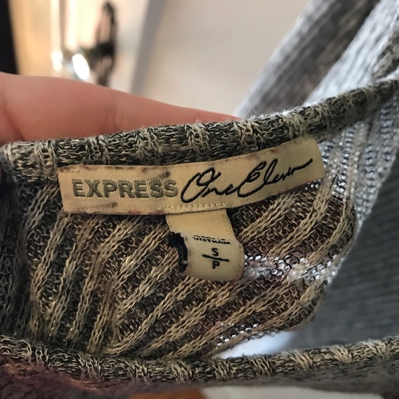 Open Back Tank-Top - Picture 3 of 3